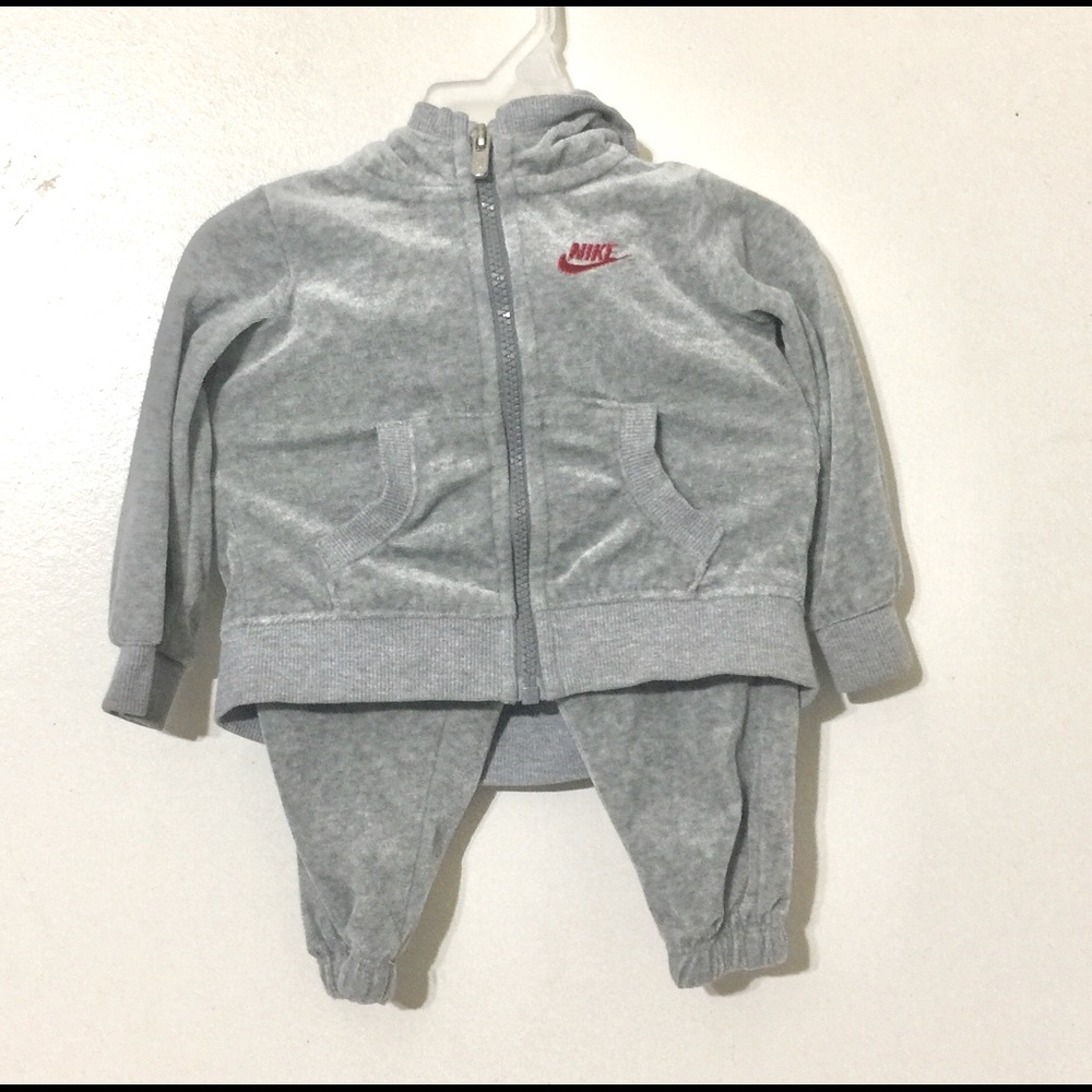 nike outfit 12 M
